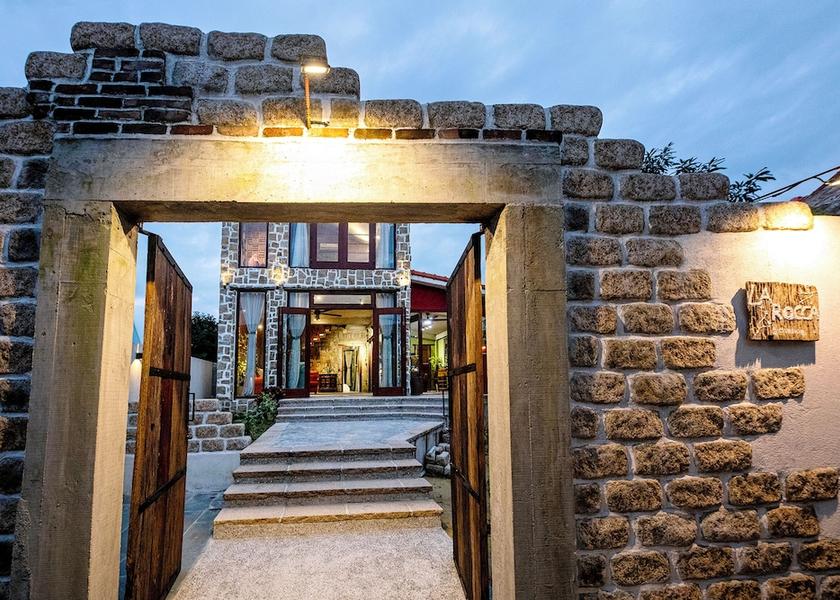 Thua Thien-Hue Da Nang Facade