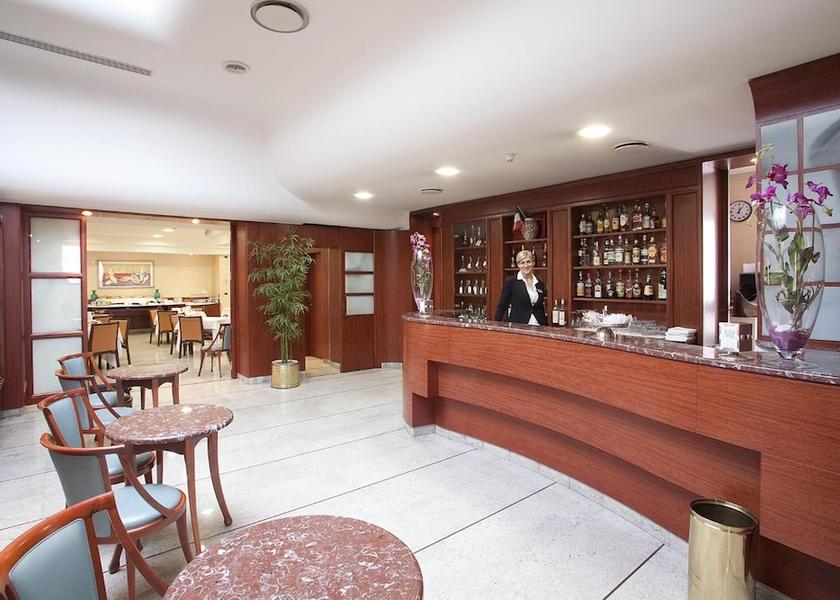 Marche Civitanova Marche Bar (on property)