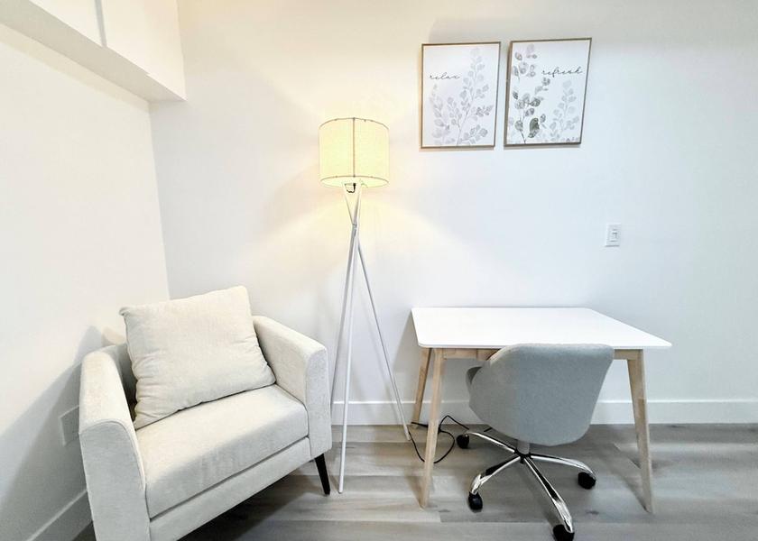 California Van Nuys Room