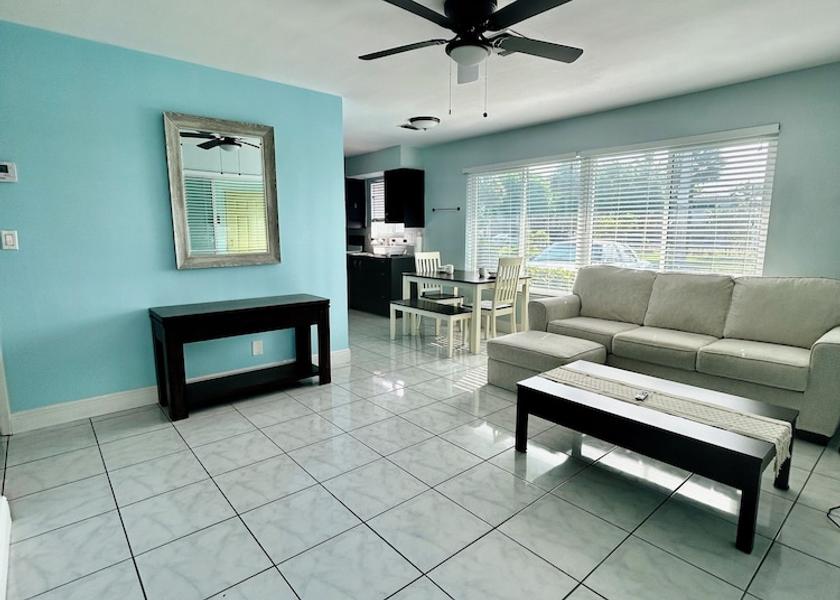 Florida Lauderdale-by-the-Sea In-Room Dining