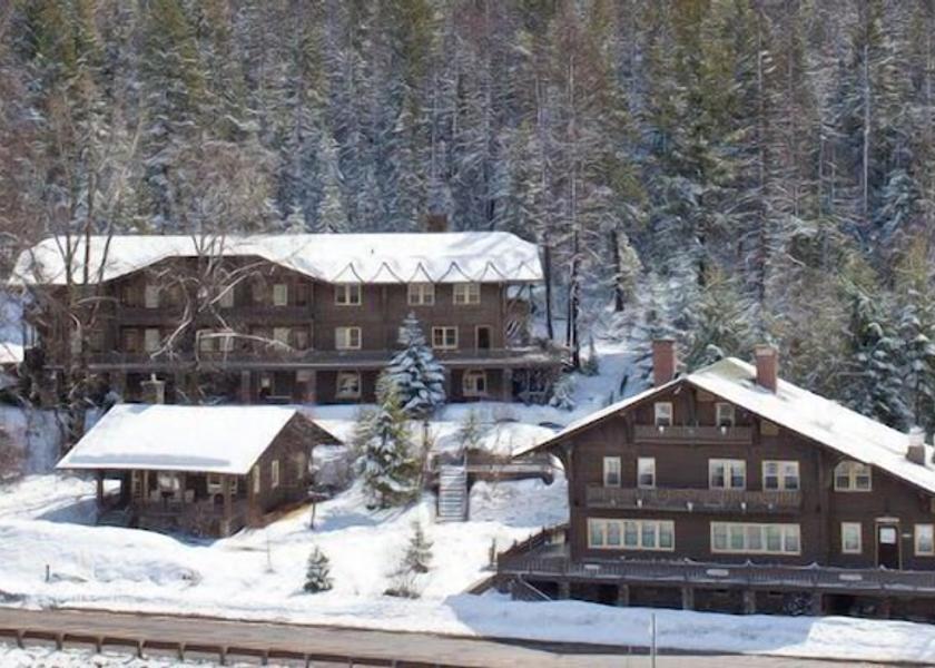 Montana West Glacier Property Grounds