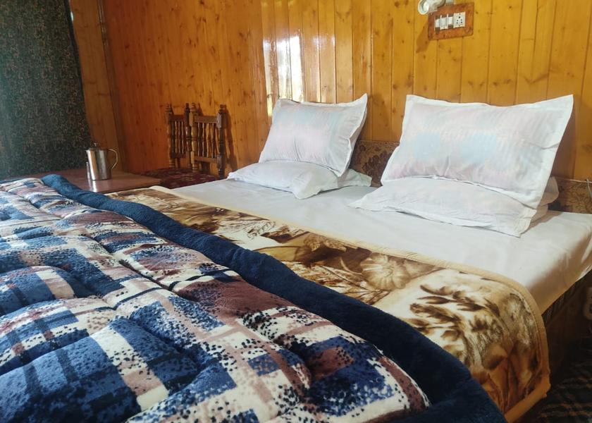 Jammu and Kashmir Gulmarg Deluxe Double Bed Room  With Mountain View 