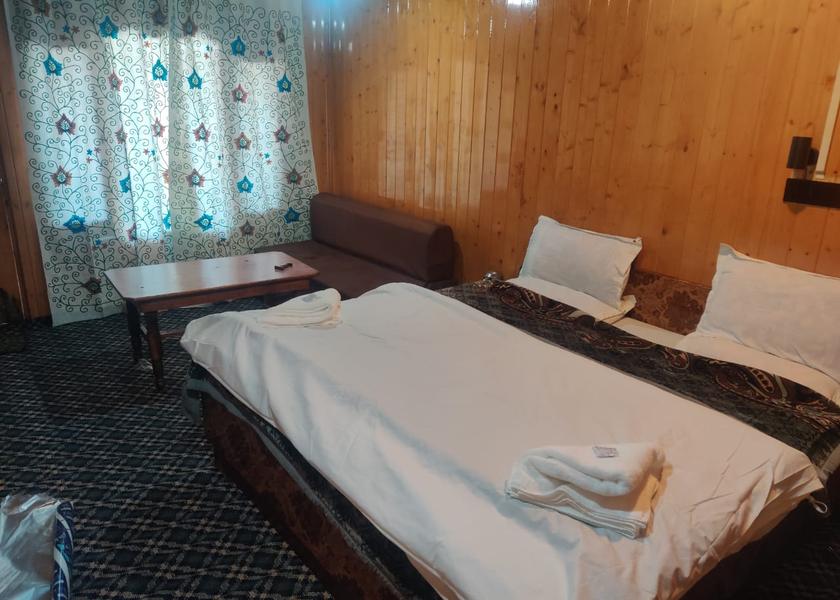 Jammu and Kashmir Gulmarg Deluxe Double Bed Room  With Mountain View 
