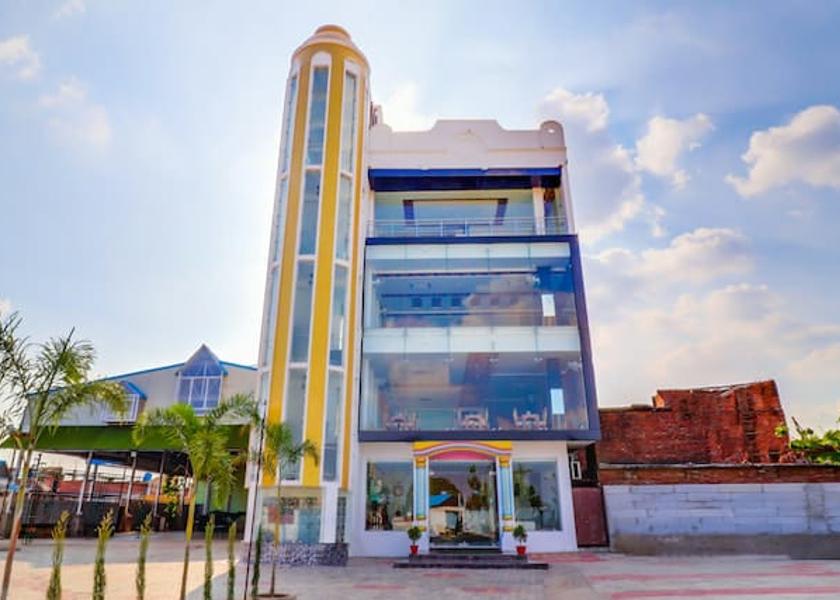 Uttar Pradesh Basti Hotel Exterior