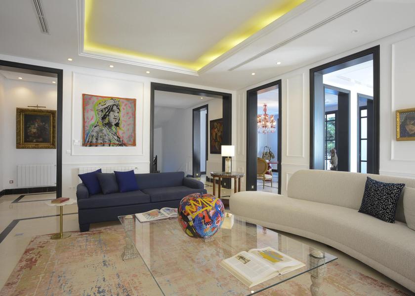 shared lounge/tv area