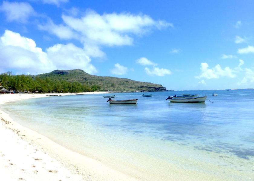  Rodrigues Island surrounding environment
