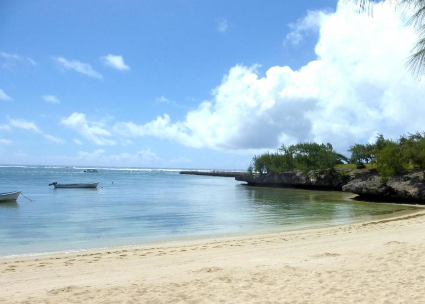  Rodrigues Island surrounding environment
