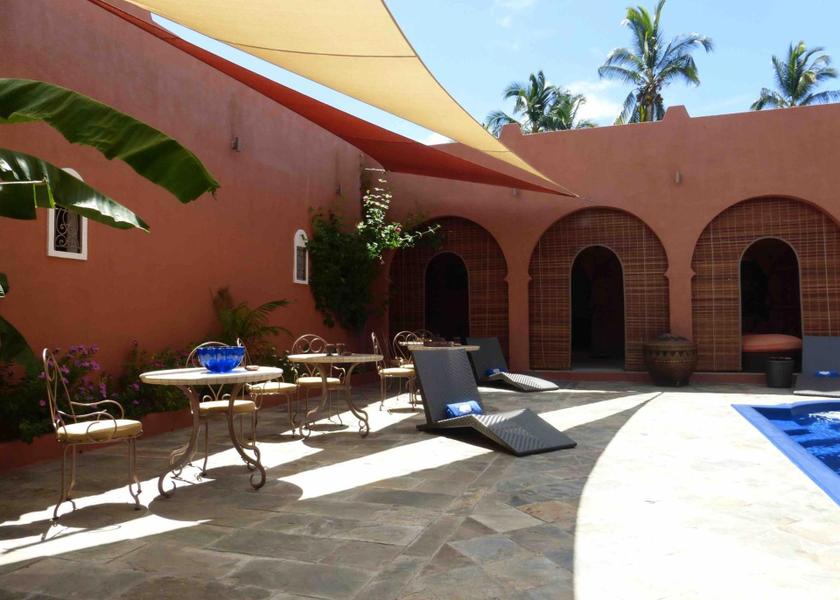  Rodrigues Island bar/lounge