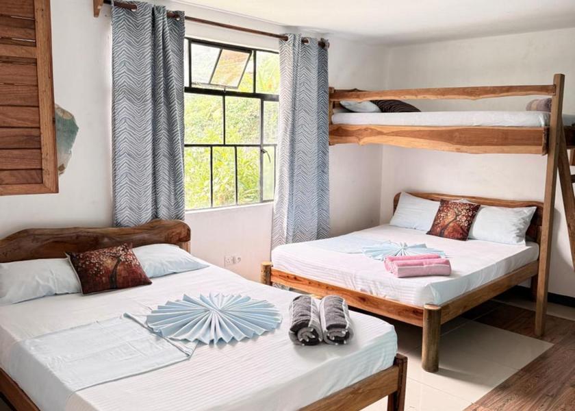  Rodrigues Island Family Studio