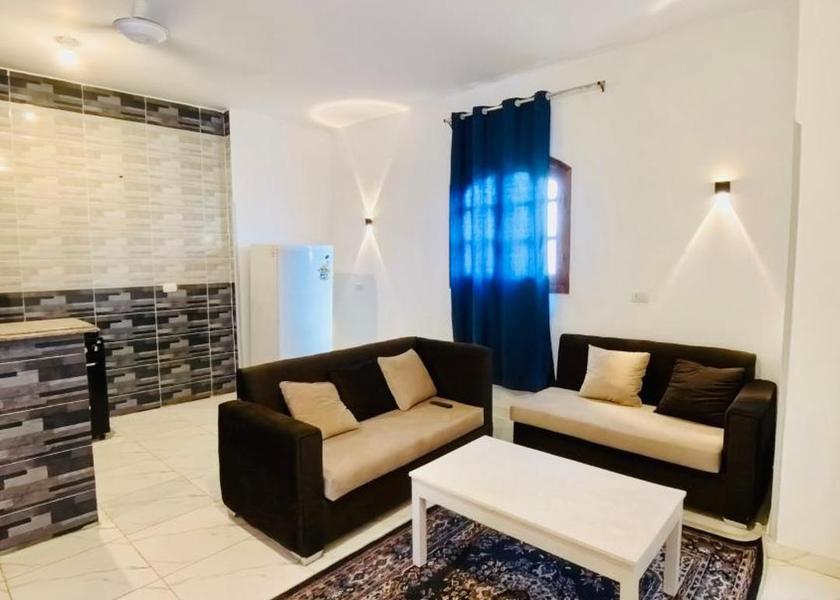  Luxor shared lounge/tv area