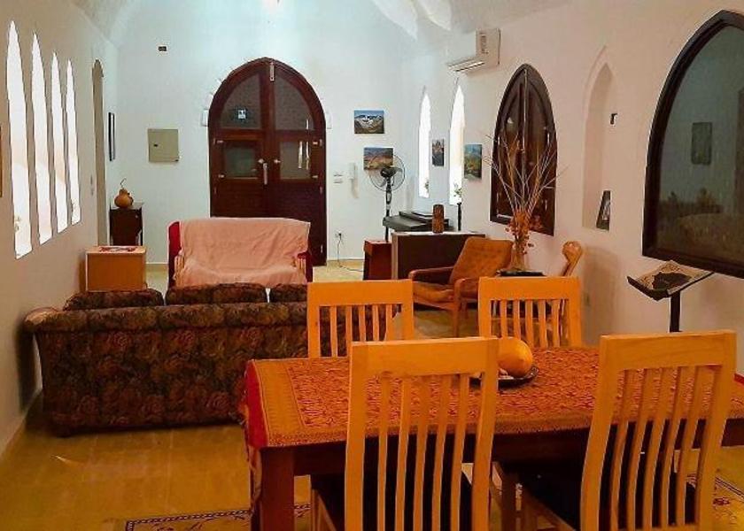  Luxor shared lounge/tv area