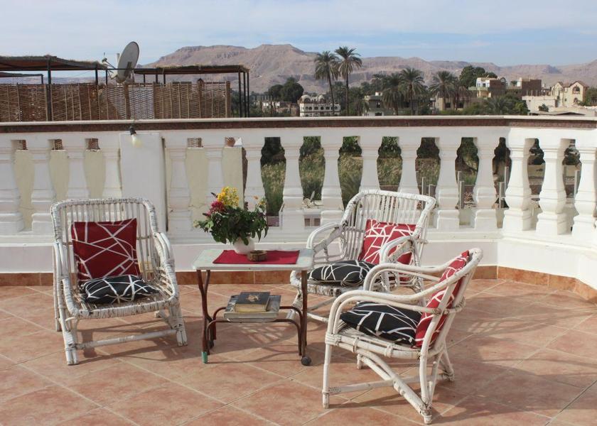  Luxor balcony/terrace