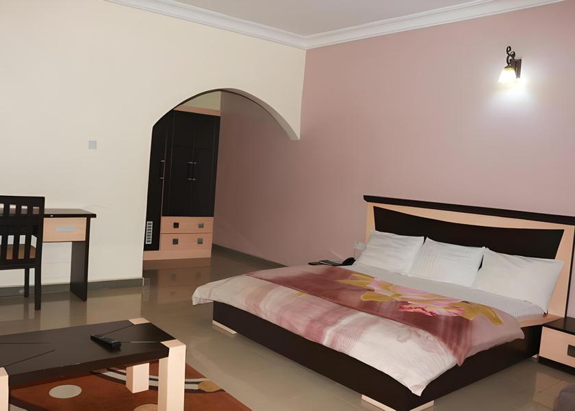  Uyo Diplomatic Executive