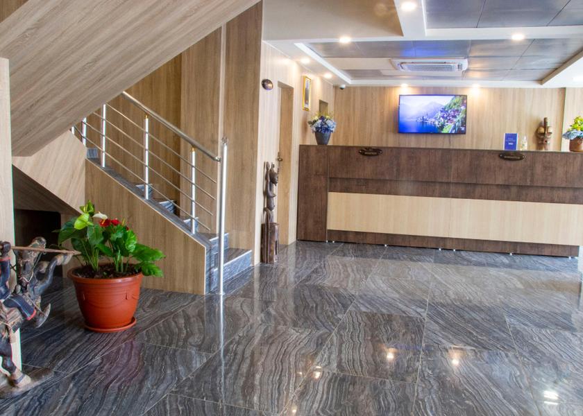 Central Yaoundé lobby