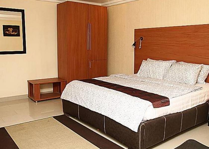  Ibadan Deluxe Studio