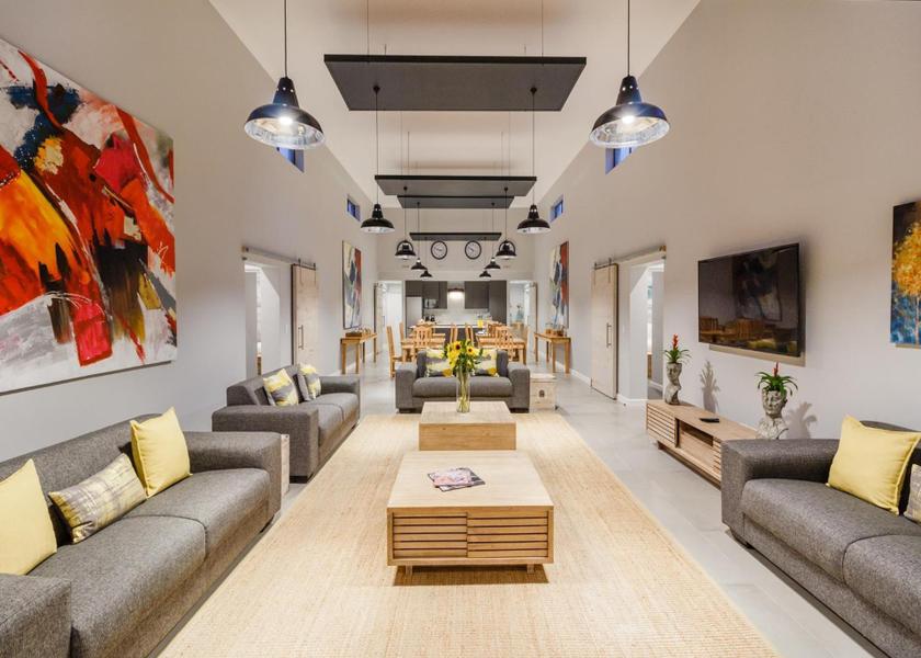 Western Cape Knysna shared lounge/tv area