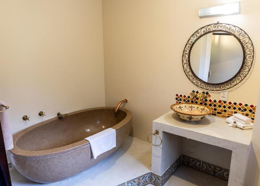 Western Cape Wilderness Deluxe Double or Twin Room with Mountain View