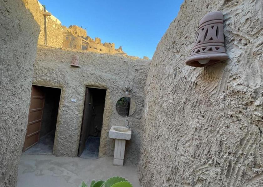  Siwa bathroom