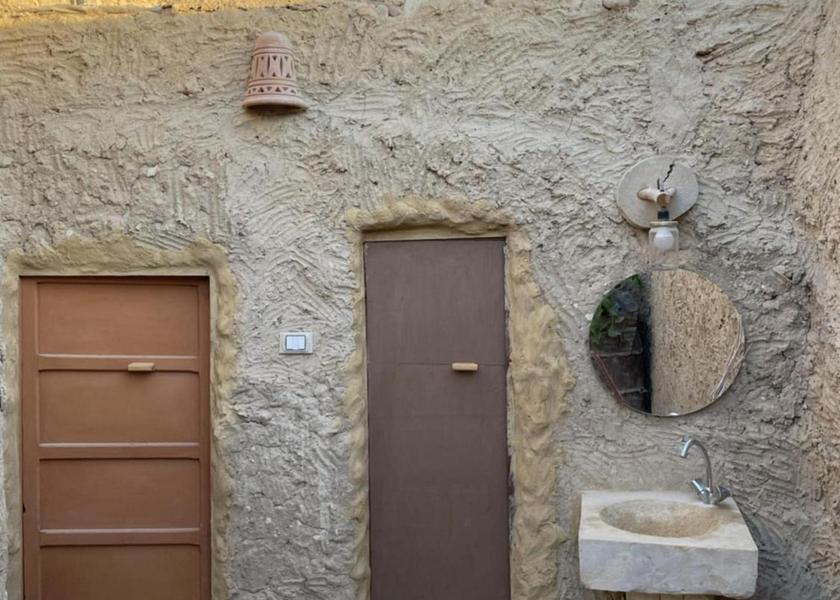  Siwa bathroom