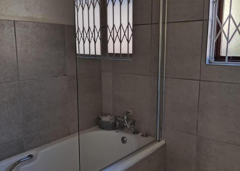 KwaZulu-Natal Pietermaritzburg Deluxe Queen Room