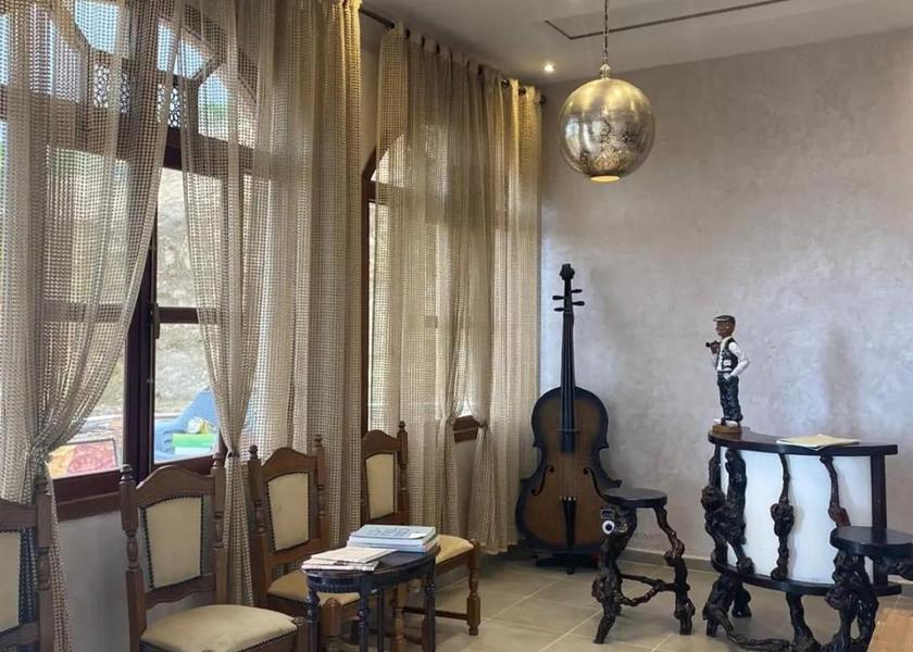 Oriental Bougriba lobby