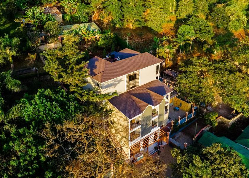  Arusha exterior view