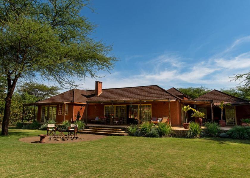  Arusha Hotel Exterior