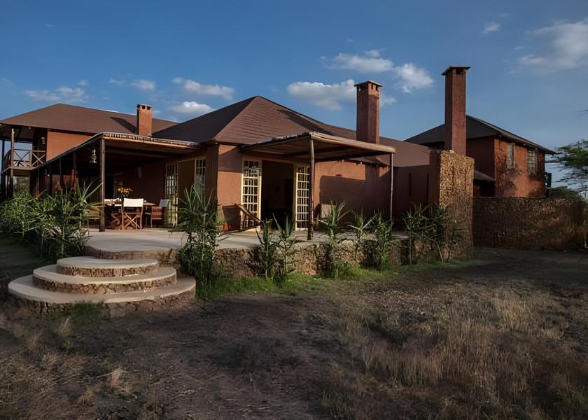  Arusha exterior view