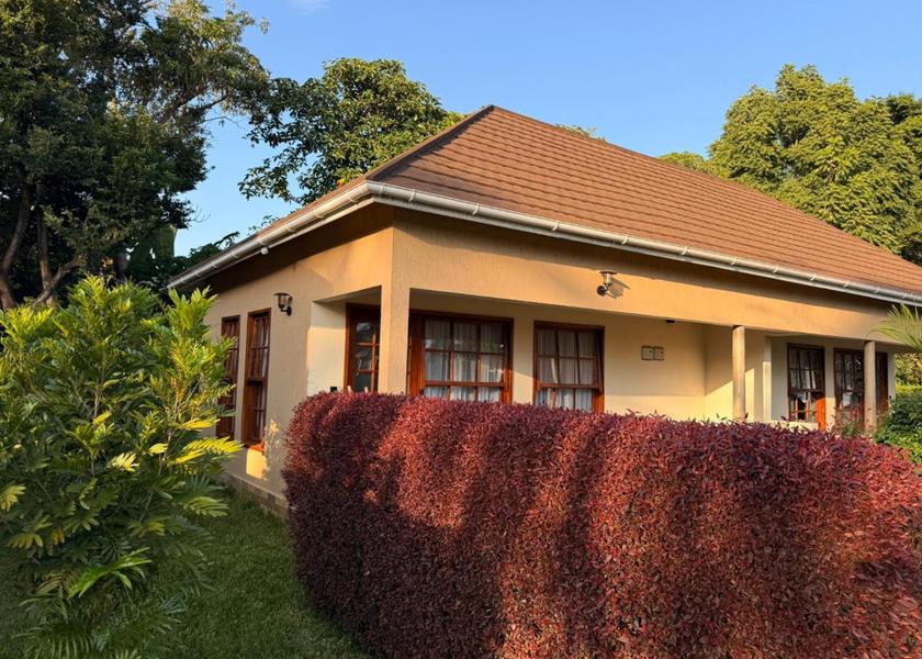  Arusha Hotel Exterior