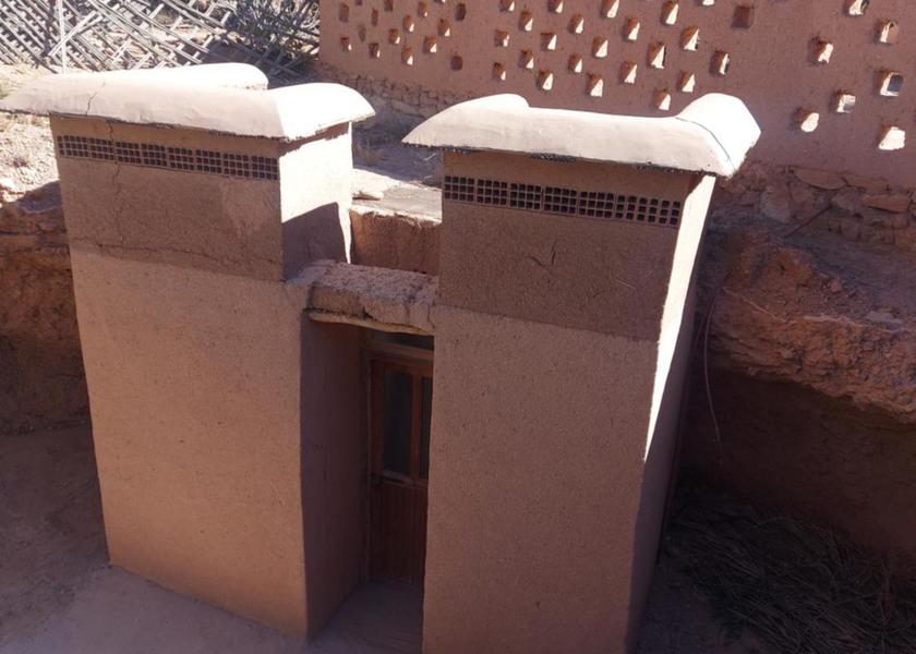 Drâa-Tafilalet Souk Lakhmis Dades exterior view