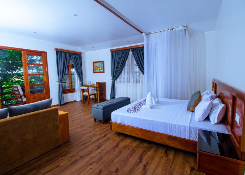  Jinja Superior Cottage