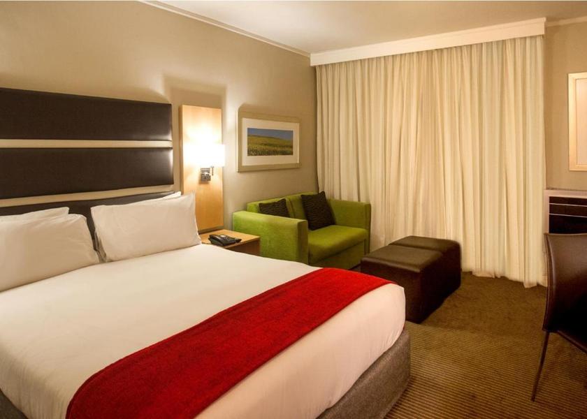 Western Cape Caledon King Room with Pool View