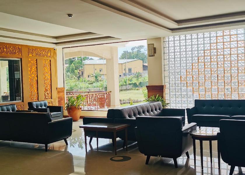 shared lounge/tv area