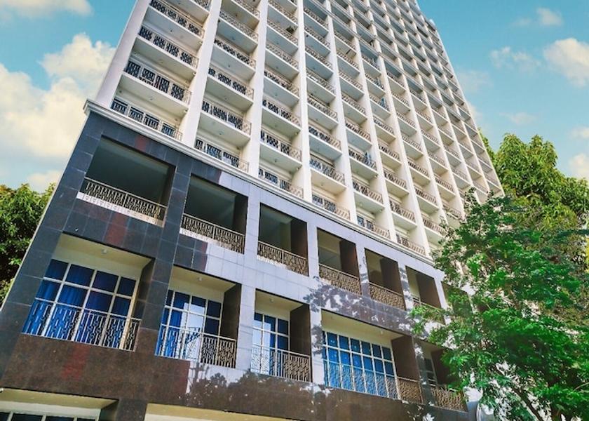  Quezon City Front of property