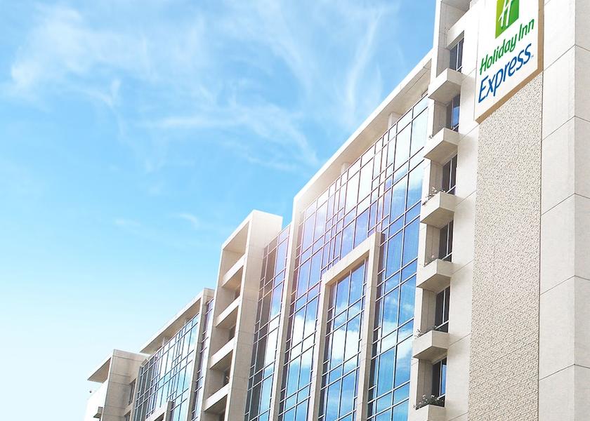  Pasay Front of property