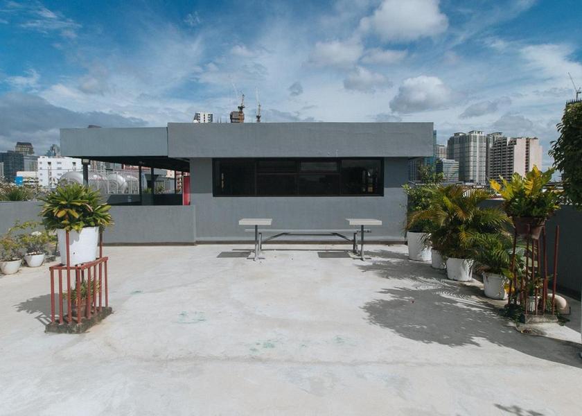  Makati Balcony/terrace