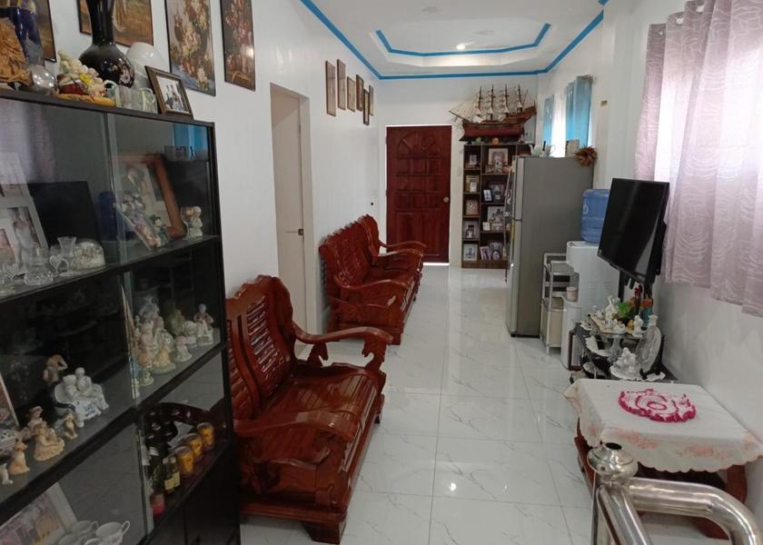  Cebu shared lounge/tv area