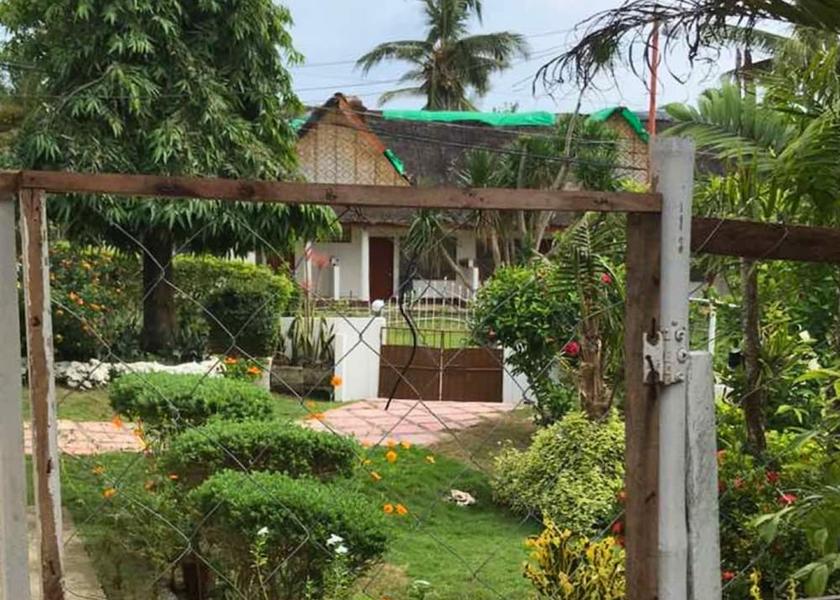 Central Visayas Moalboal Exterior