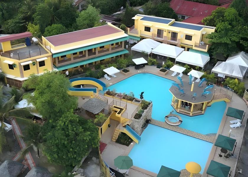 Central Visayas Moalboal Bed in 6-Bed Mixed Dormitory Room