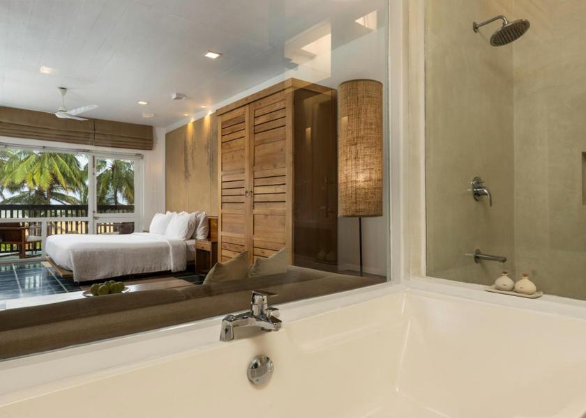 Gampaha District Negombo Deluxe Room with Sea View - 15% off at Center Point & Black Coral restaurants