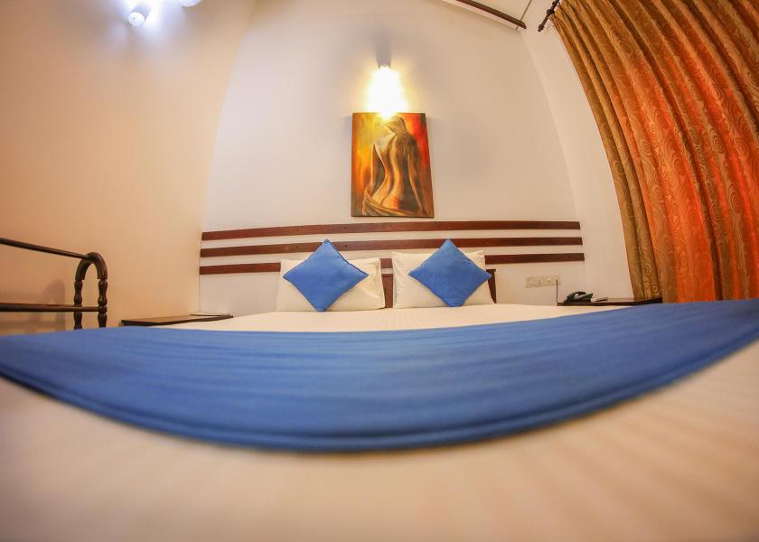 Puttalam District Marawila Deluxe Double Room