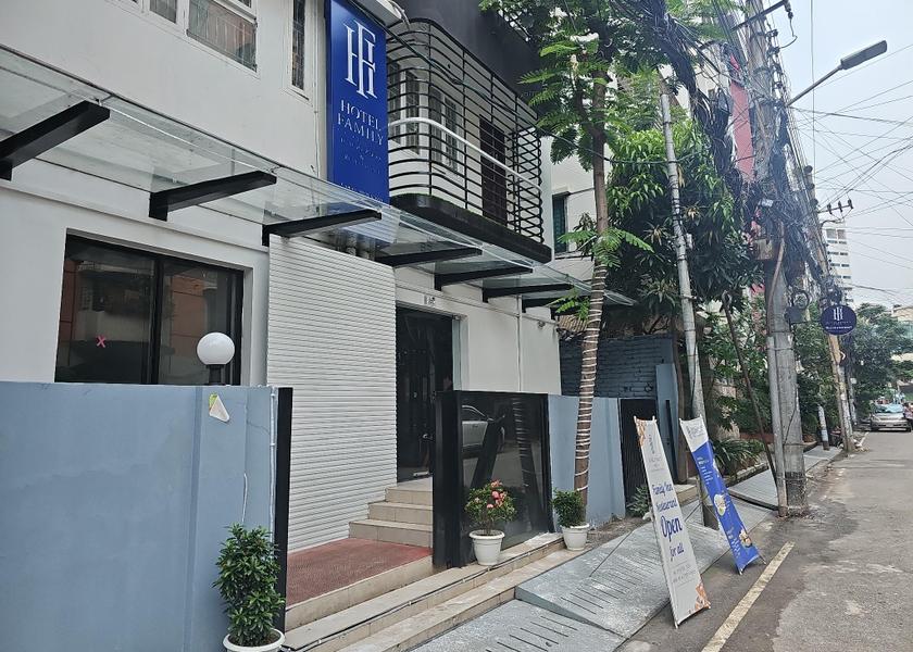 Dhaka Division Dhaka entrance