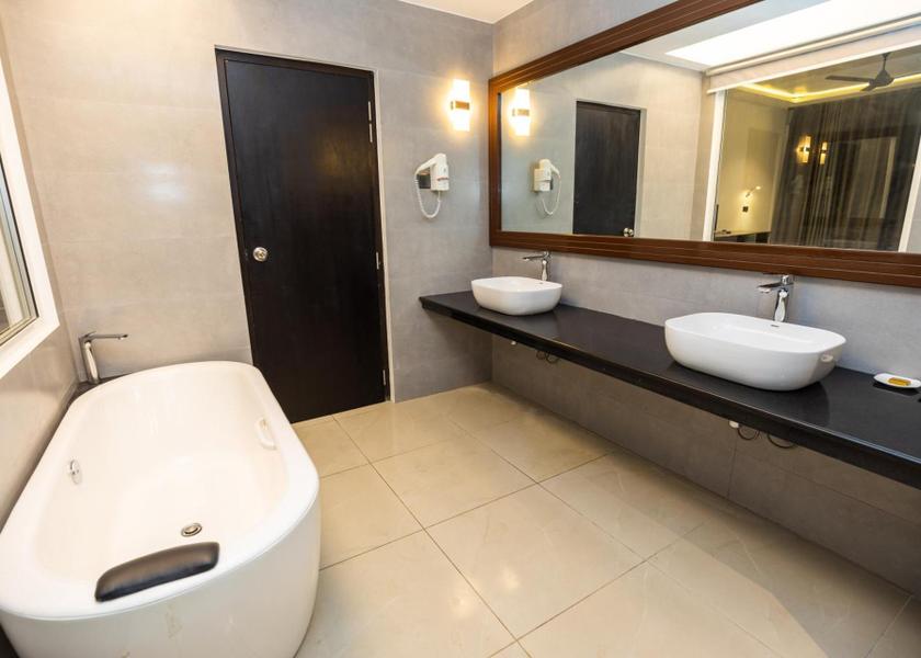 Central Province Sigiriya King Suite with Pool View