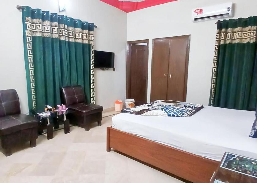  Karachi Large Double Room