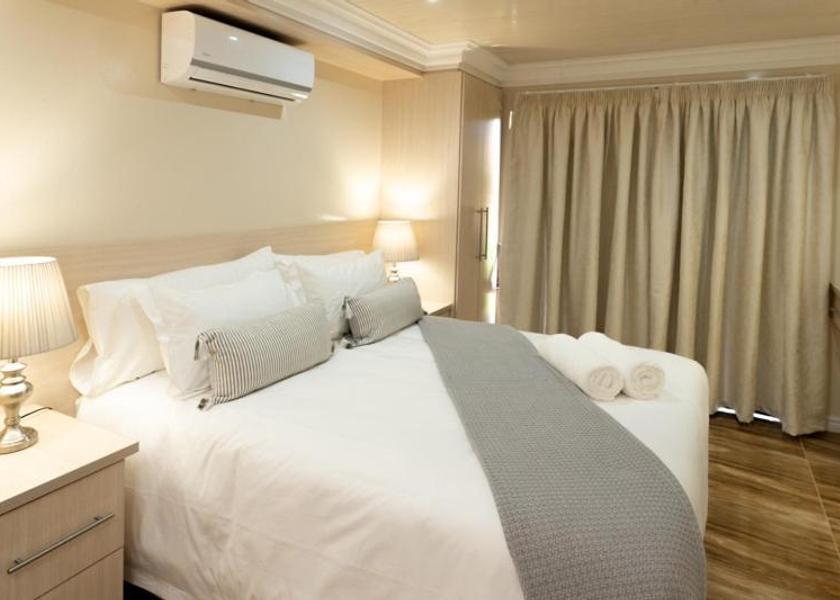 Eastern Cape Jeffreys Bay Deluxe Queen Room