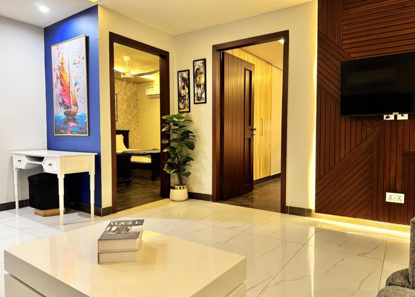 shared lounge/tv area