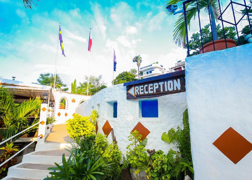  Puerto Galera entrance