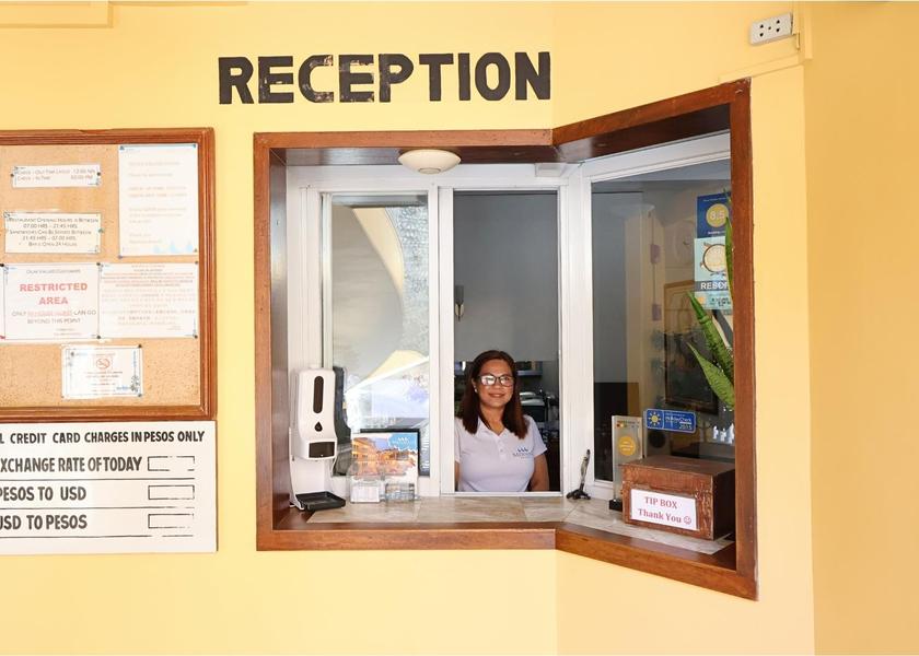  Puerto Galera reception