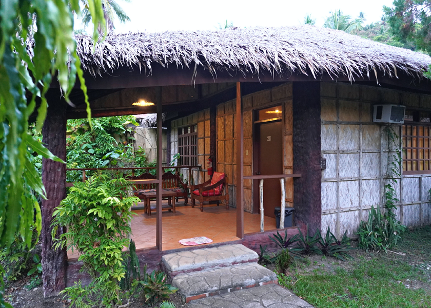  Puerto Galera Hotel Exterior
