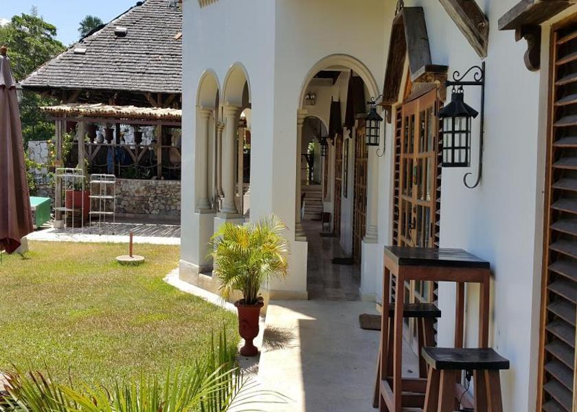  Puerto Galera surrounding environment